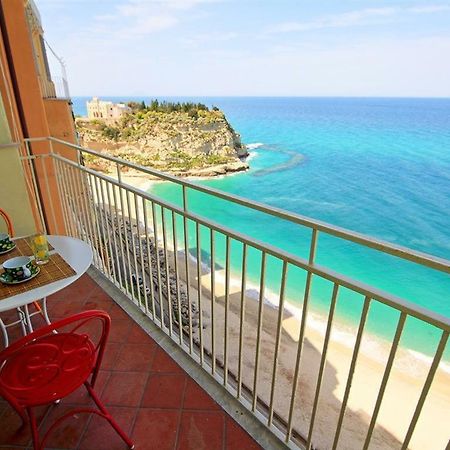Isola Bella Sea-View Apartment トロペーア エクステリア 写真