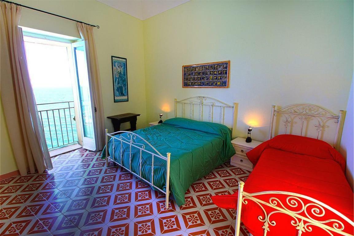 Isola Bella Sea-View Apartment トロペーア エクステリア 写真