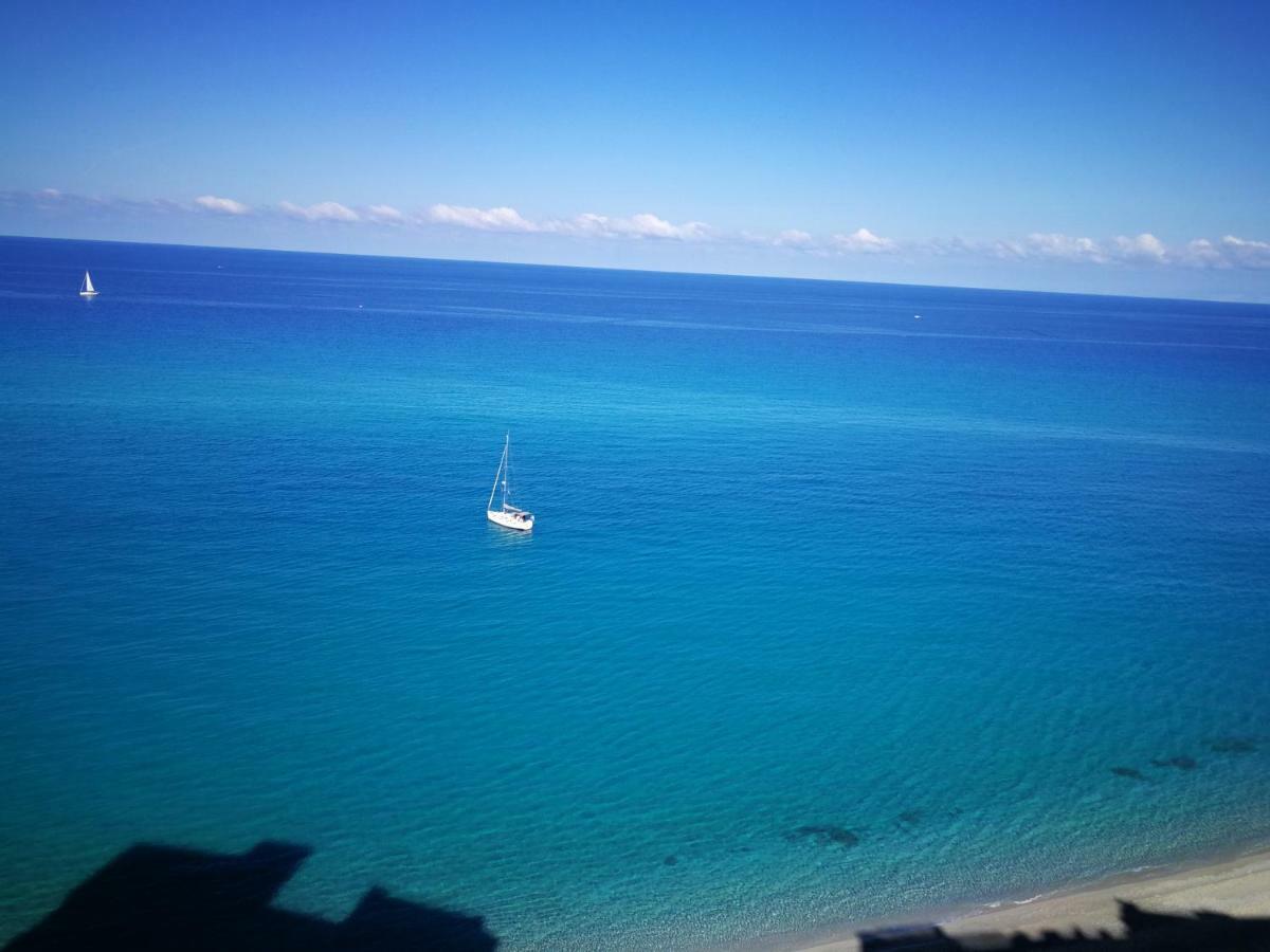 Isola Bella Sea-View Apartment トロペーア エクステリア 写真