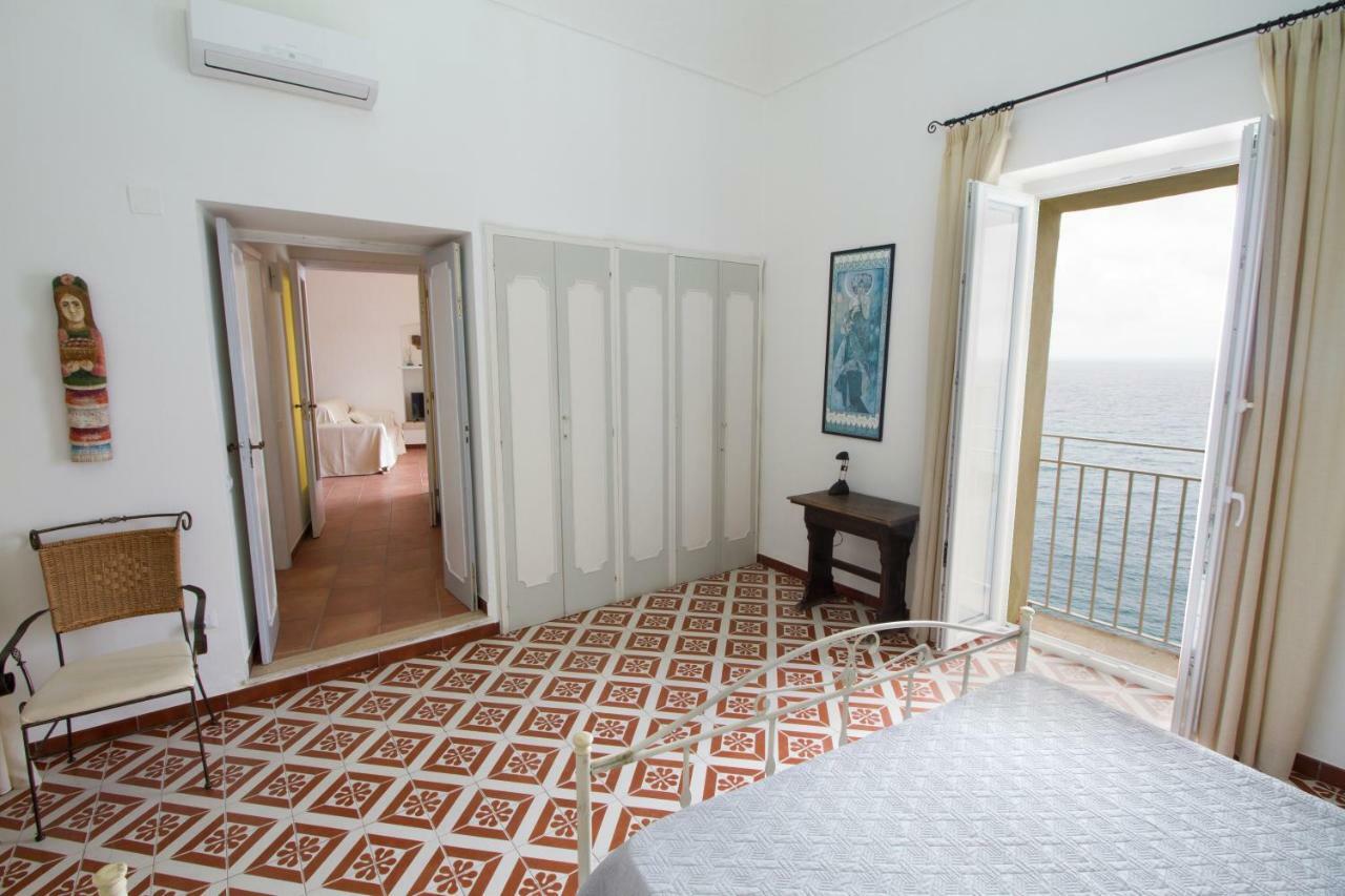 Isola Bella Sea-View Apartment トロペーア エクステリア 写真