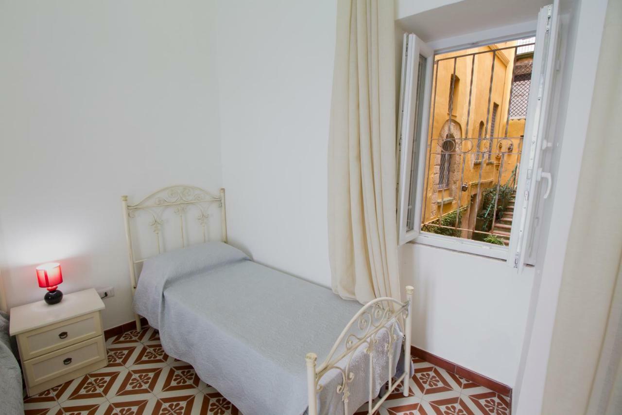 Isola Bella Sea-View Apartment トロペーア エクステリア 写真